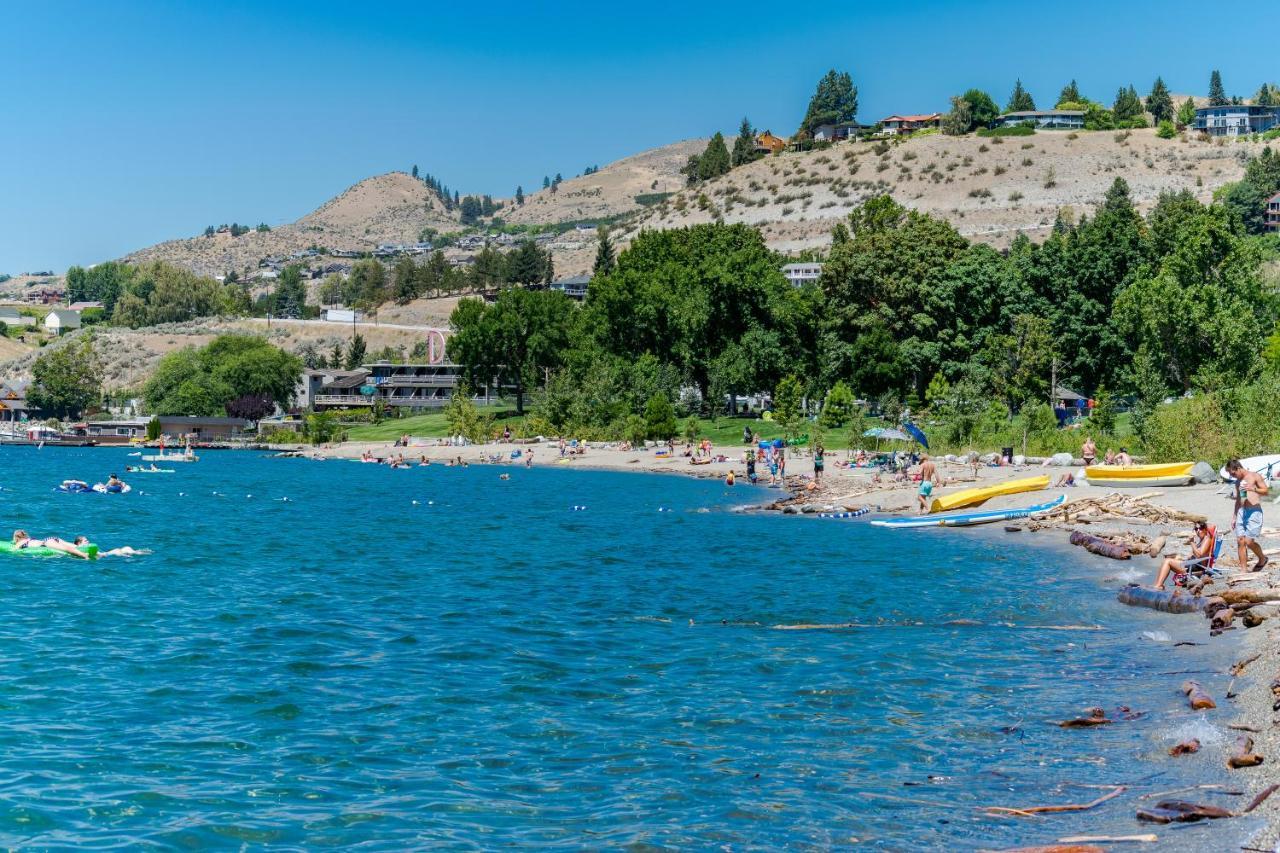 Chelan Resort Suites: Water Sunset Exterior photo